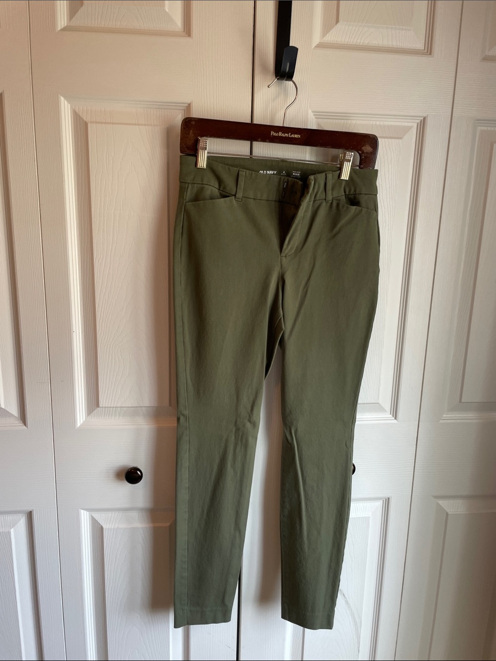 Old Navy Slim Fit Olive Women’s High- Rise Pixie Pants - 4 Petite